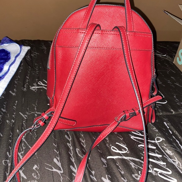 GUESS red backpack - Picture 3 of 5